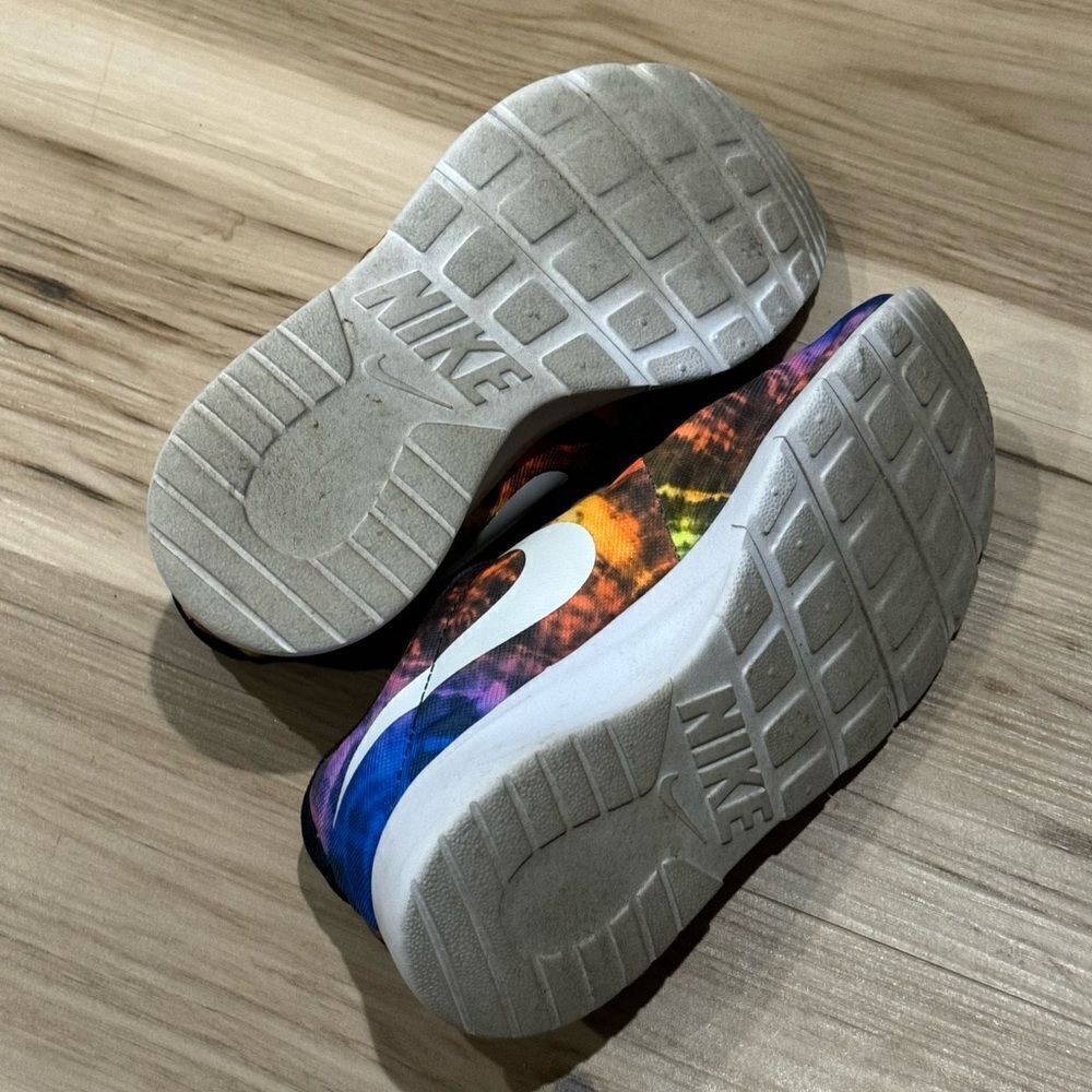 Nike Tanjun Print Tie Dye Sneakers Boys 6 - Picture 6 of 6